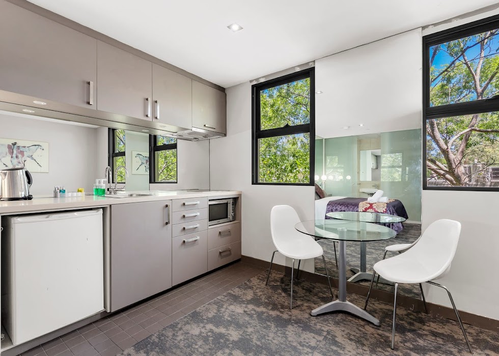 Summer sunlight in Melbourne Vivo